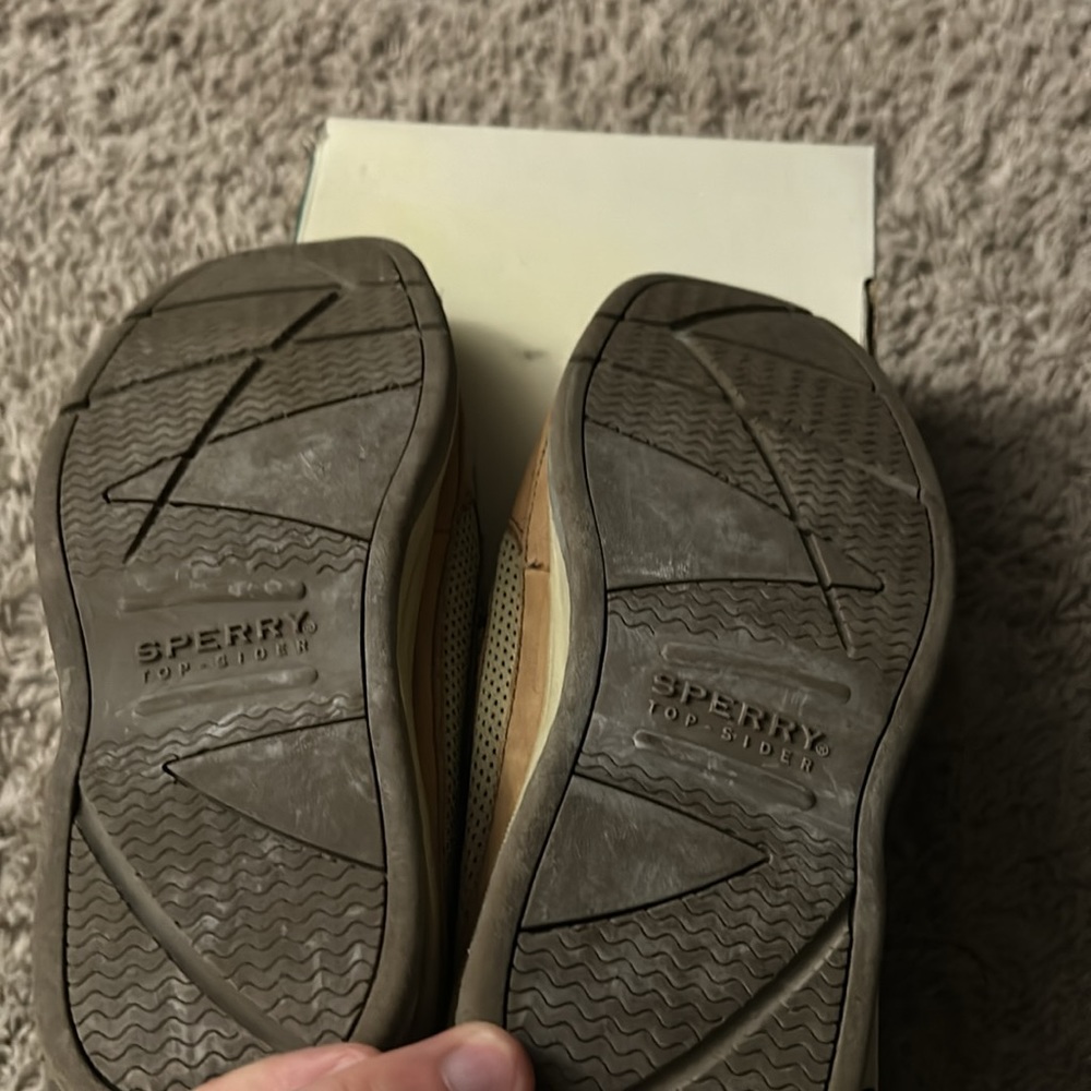 Sperry - Picture 2 of 4